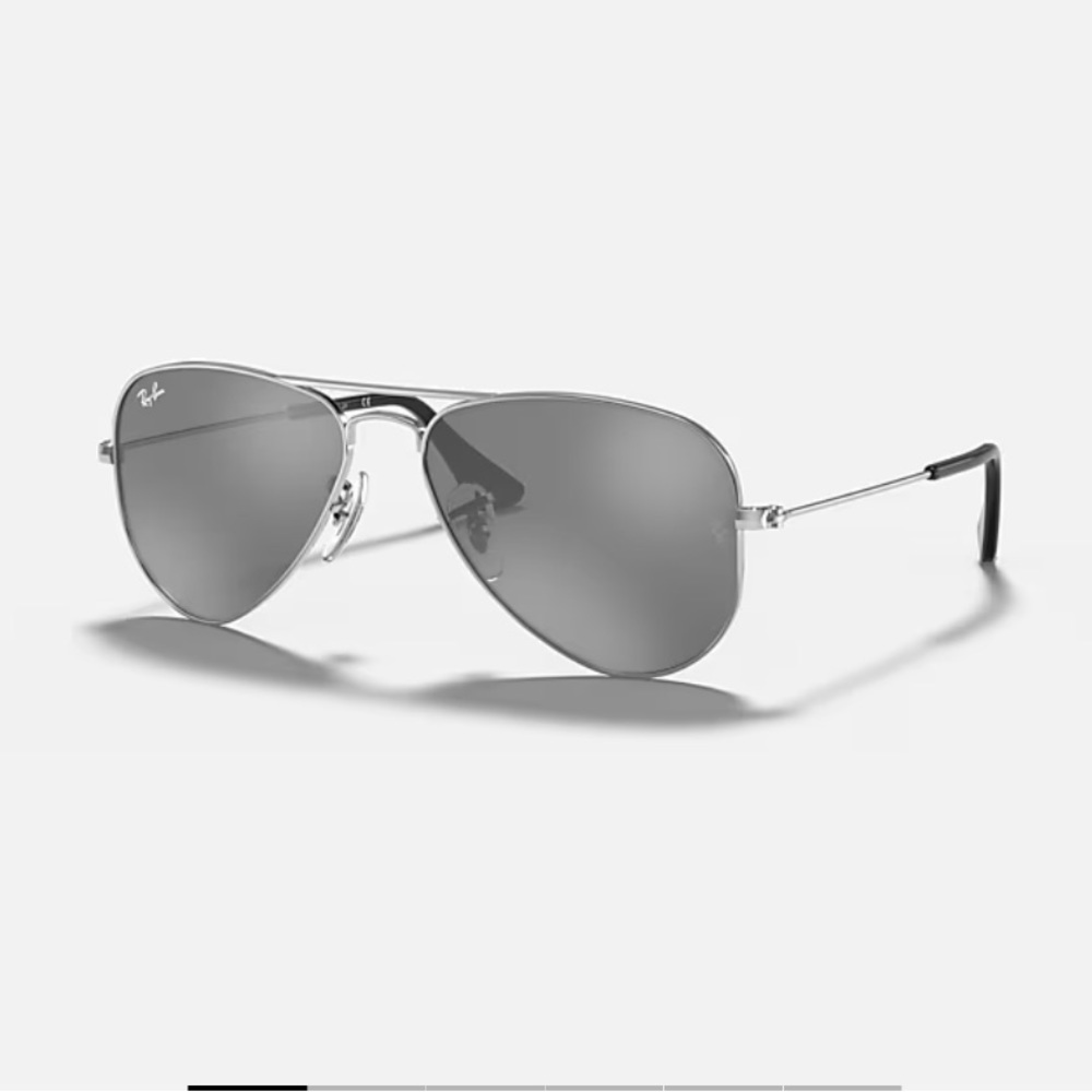 Ray-Ban’s Aviator kids sunglasses